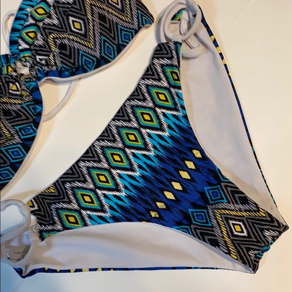 Victoria’s SecretReversible BikiniWhite/ Multi - Picture 3 of 8